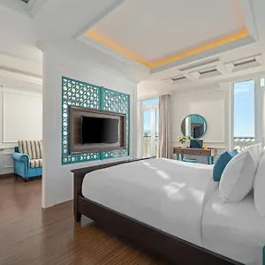 https://paracel-danang-hotel.hotelsofhoian.com